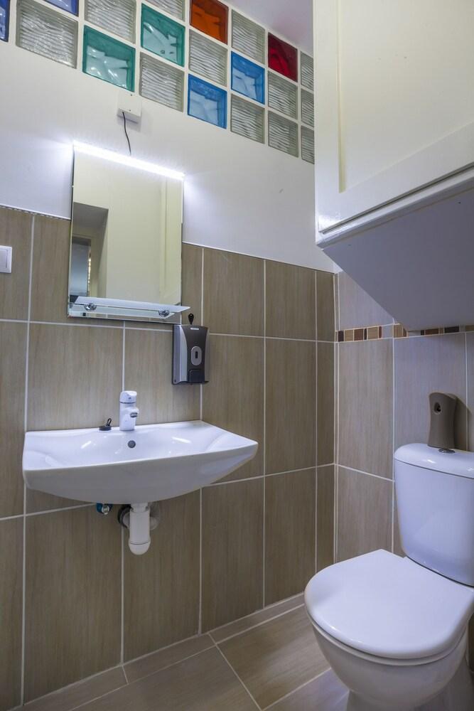 Luxury Air-Conditioned Rooms In Old Town Bratislava Exterior photo