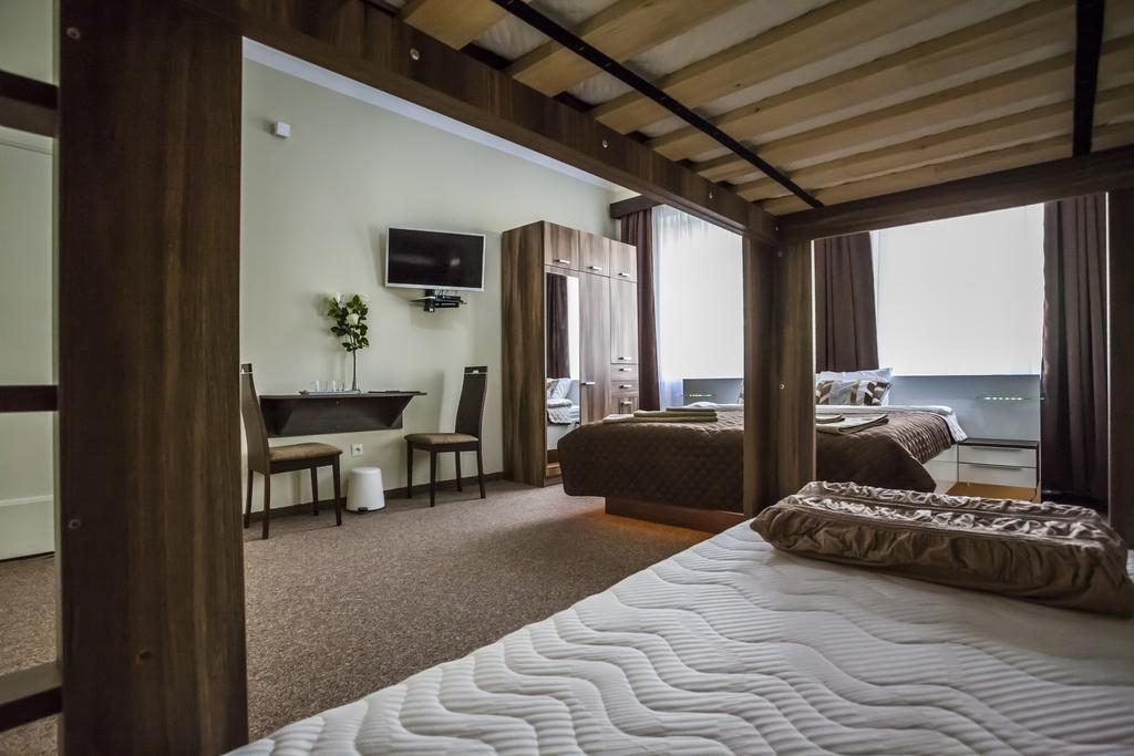 Luxury Air-Conditioned Rooms In Old Town Bratislava Exterior photo