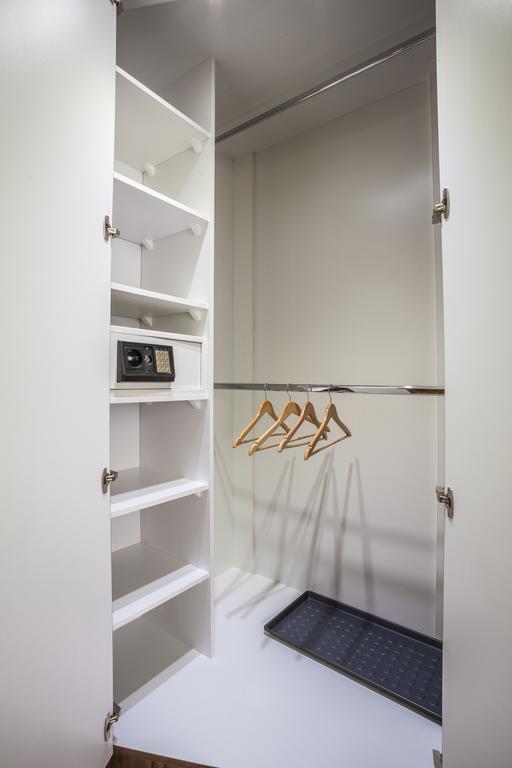 Luxury Air-Conditioned Rooms In Old Town Bratislava Exterior photo