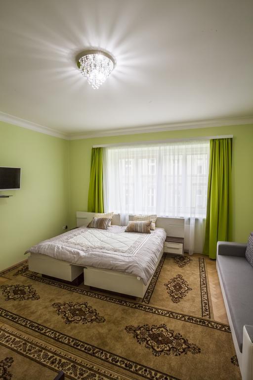 Luxury Air-Conditioned Rooms In Old Town Bratislava Exterior photo
